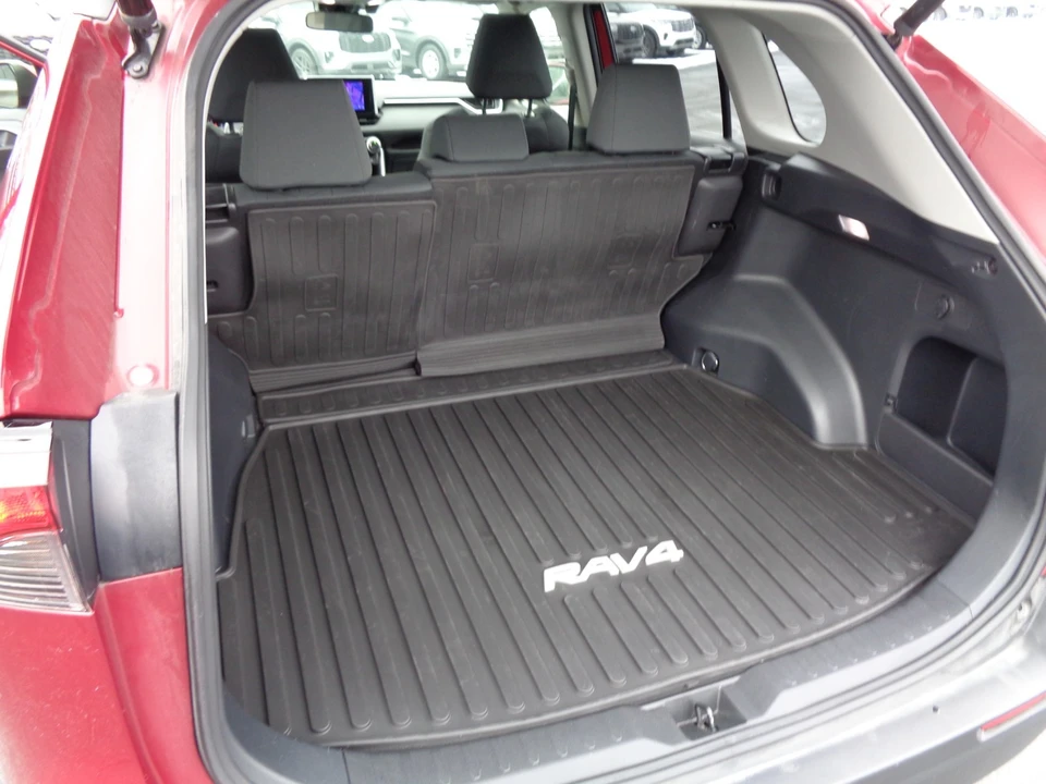 2023 Toyota RAV4 5th Gen - Image 18 of 21