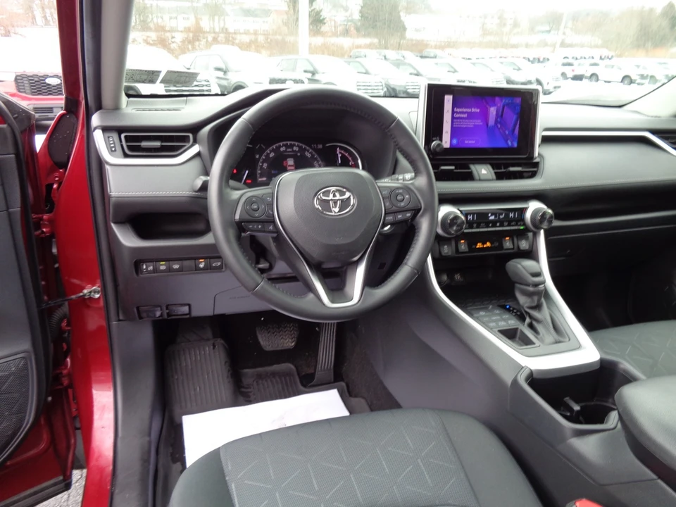 2023 Toyota RAV4 5th Gen - Image 17 of 21