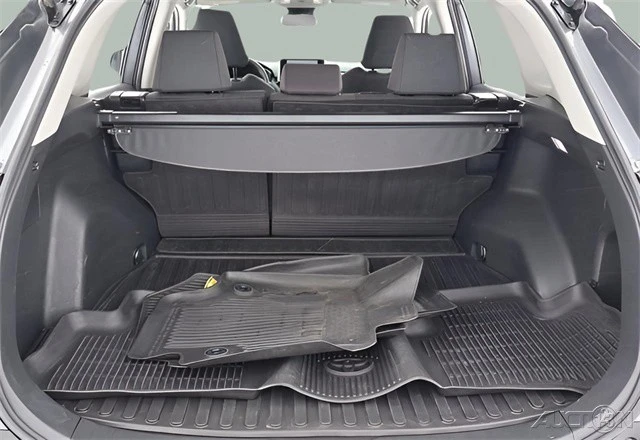 2023 Toyota RAV4 5th Gen - Image 18 of 21