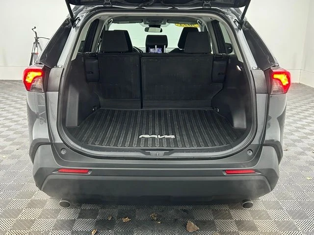 2023 Toyota RAV4 5th Gen - Image 9 of 12