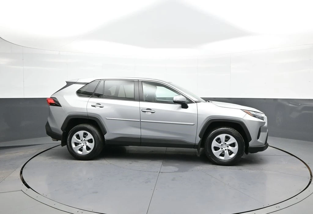 2023 Toyota RAV4 5th Gen - Image 5 of 12