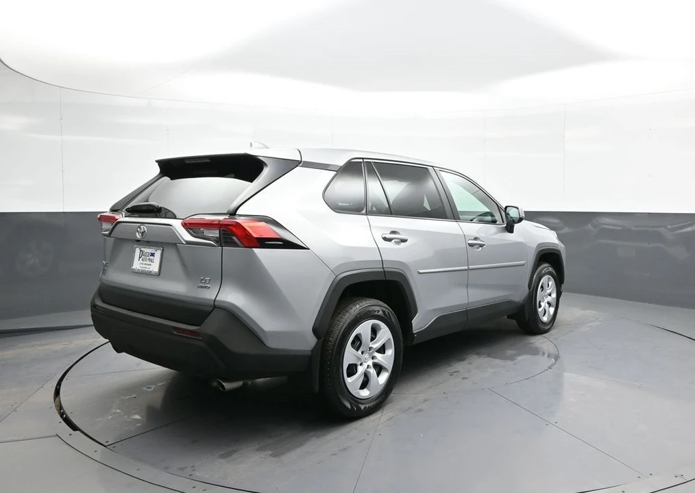 2023 Toyota RAV4 5th Gen - Image 6 of 12
