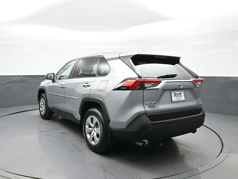 2023 Toyota RAV4 5th Gen - Image 8 of 12