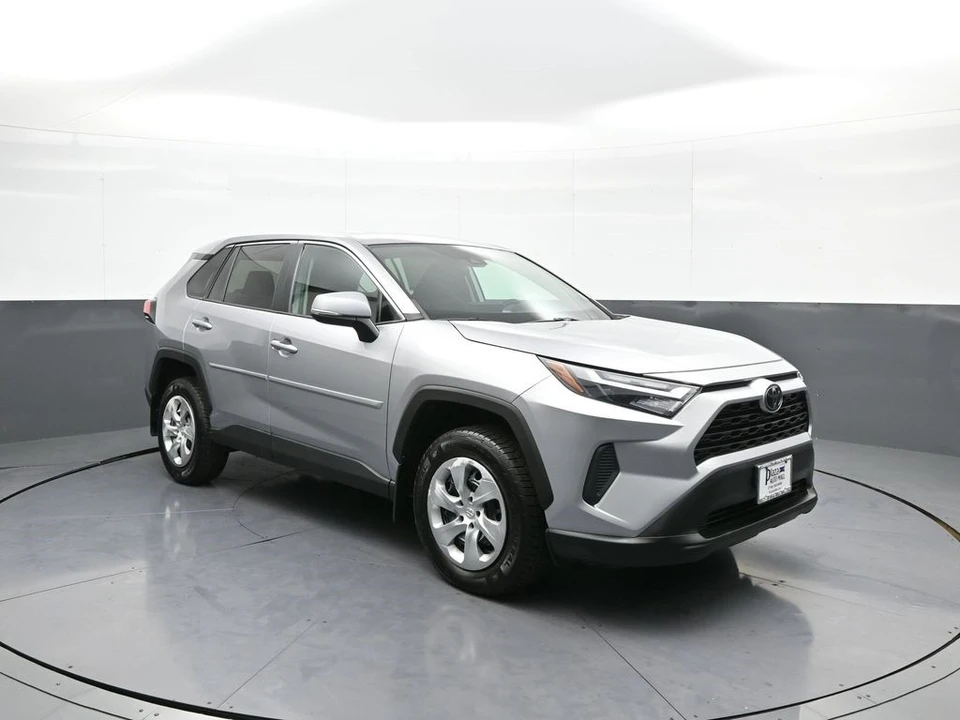 2023 Toyota RAV4 5th Gen - Image 4 of 12
