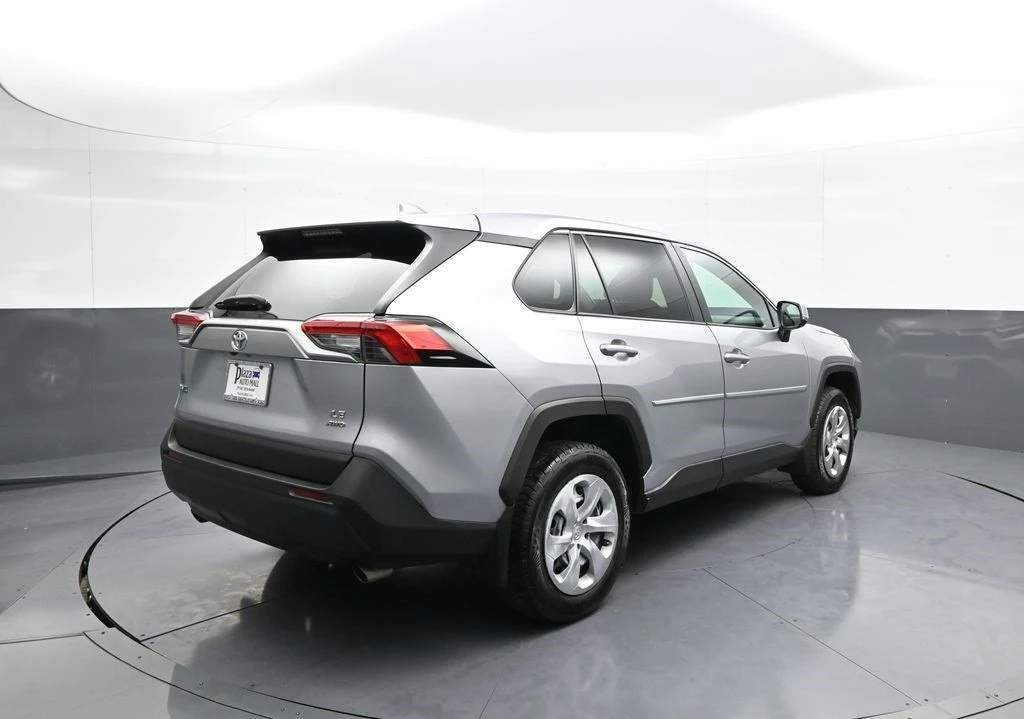 2023 Toyota RAV4 5th Gen - Image 6 of 12