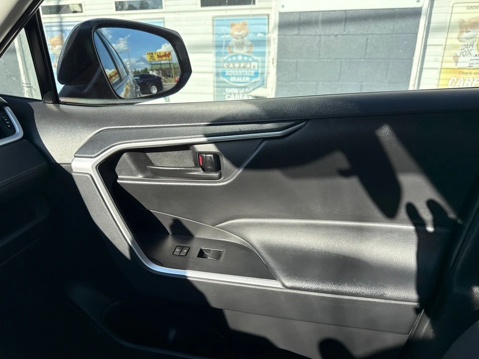 2023 Toyota RAV4 5th Gen - Image 20 of 21