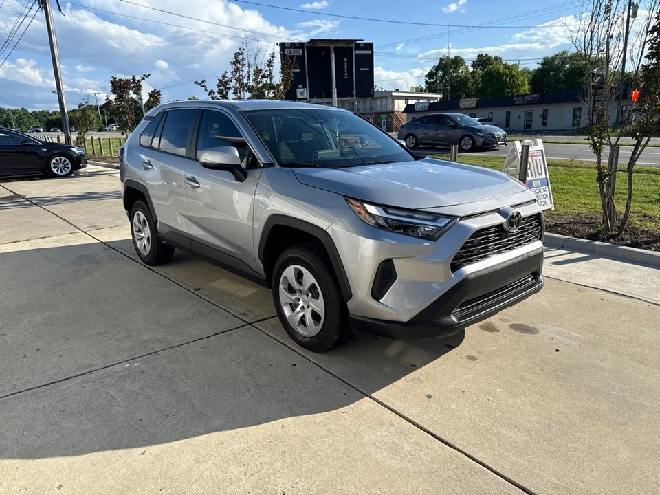 2023 Toyota RAV4 5th Gen - Image 5 of 21