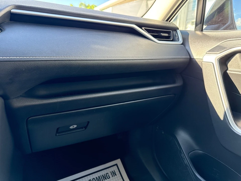 2023 Toyota RAV4 5th Gen - Image 19 of 21