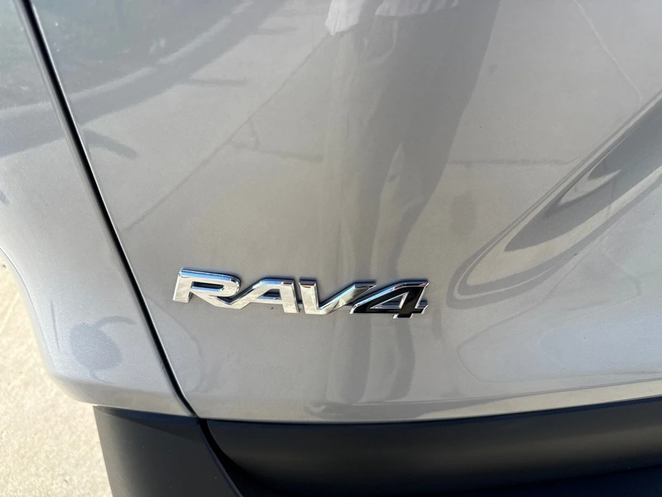 2023 Toyota RAV4 5th Gen - Image 10 of 21