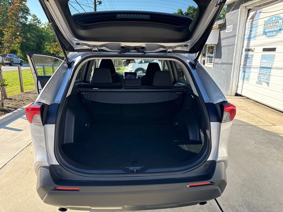 2023 Toyota RAV4 5th Gen - Image 12 of 21