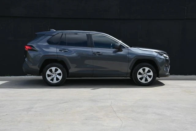 2023 Toyota RAV4 5th Gen - Image 5 of 16