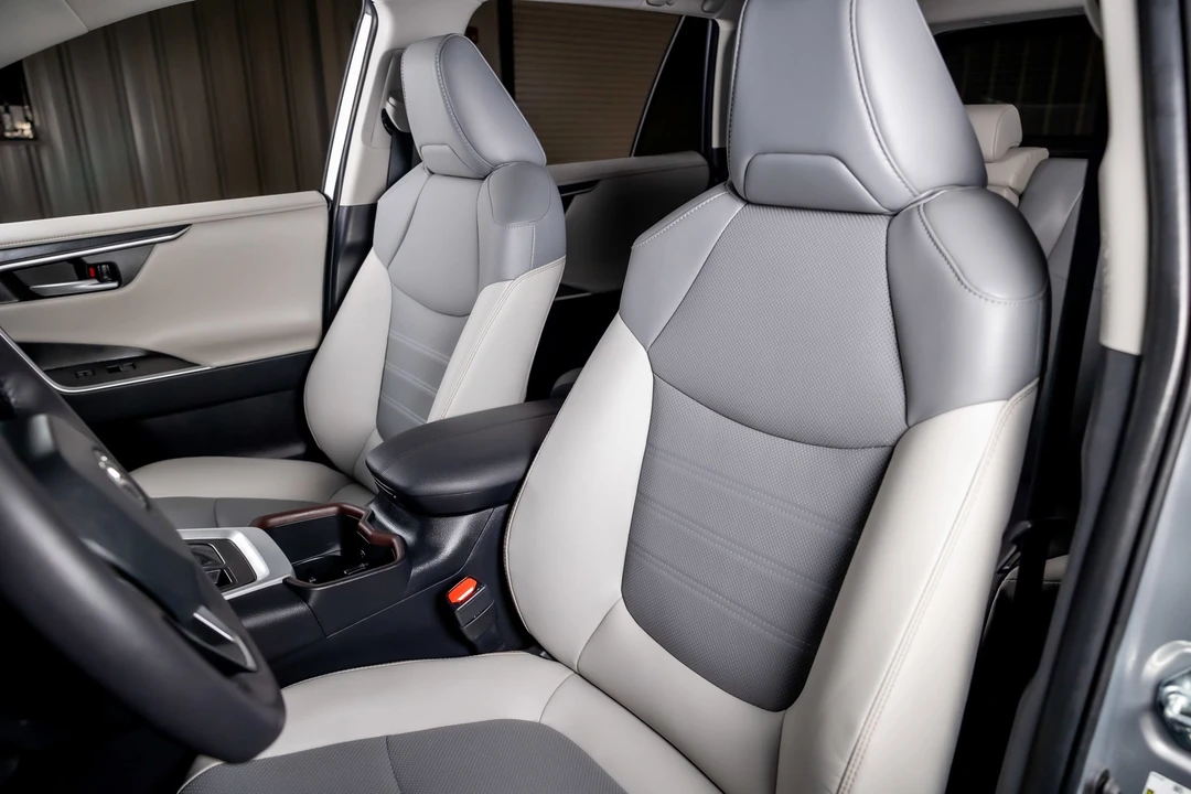 2023 Toyota RAV4 5th Gen - Image 5 of 12
