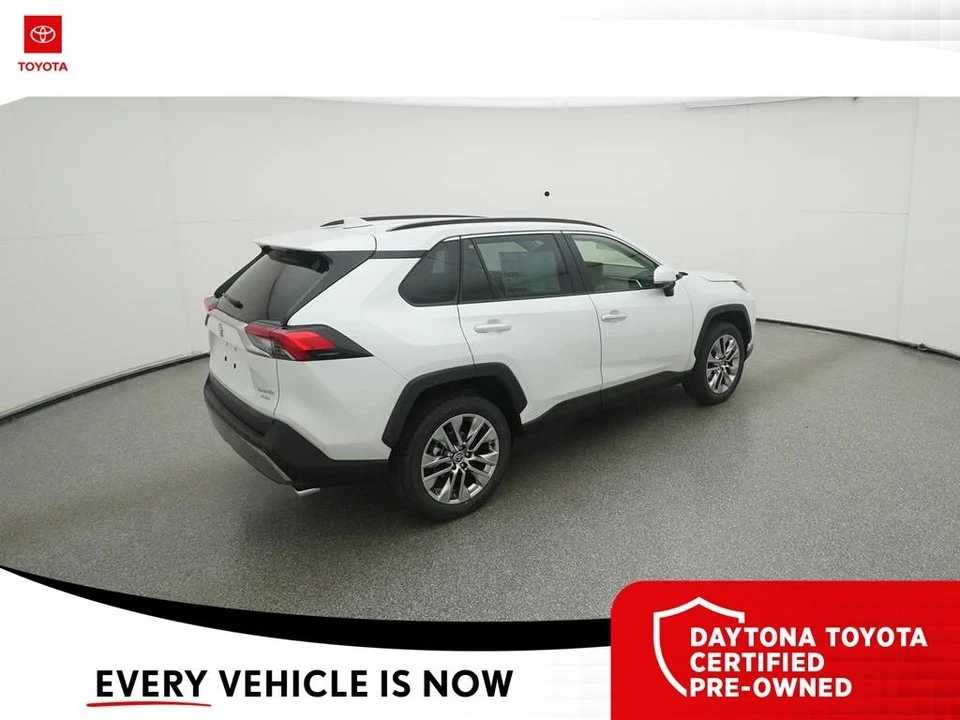 2023 Toyota RAV4 5th Gen - Image 9 of 12