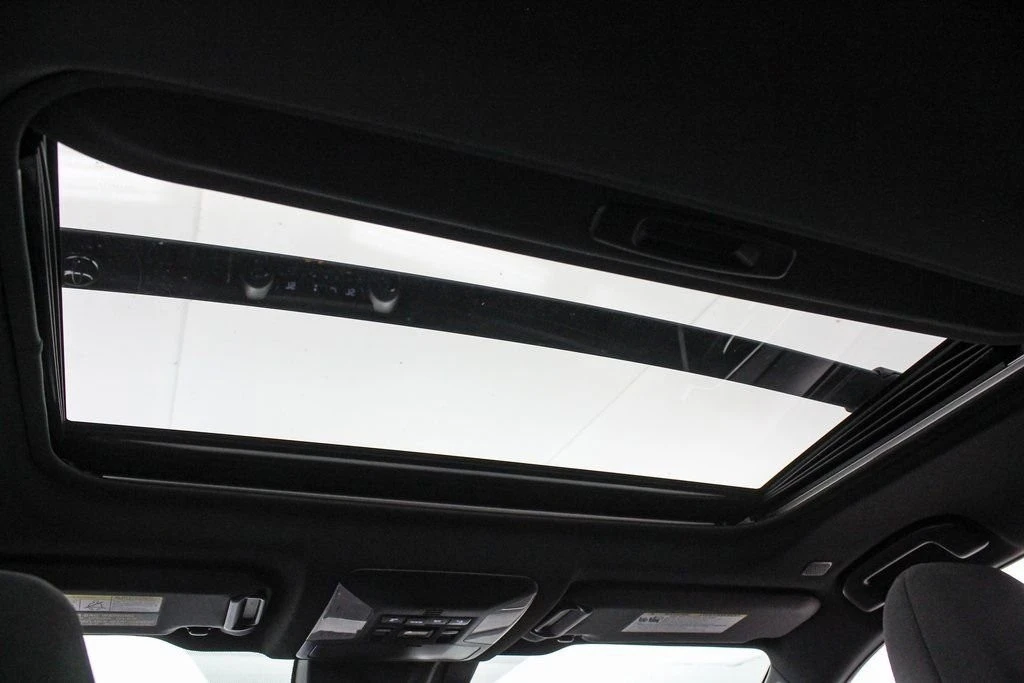 2023 Toyota RAV4 5th Gen - Image 20 of 21