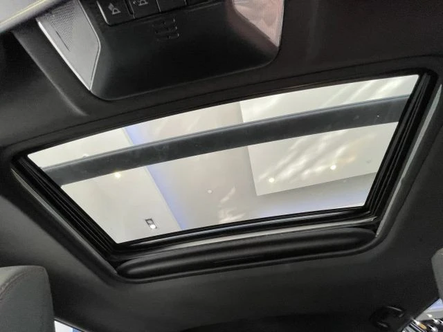 2023 Toyota RAV4 5th Gen - Image 18 of 21
