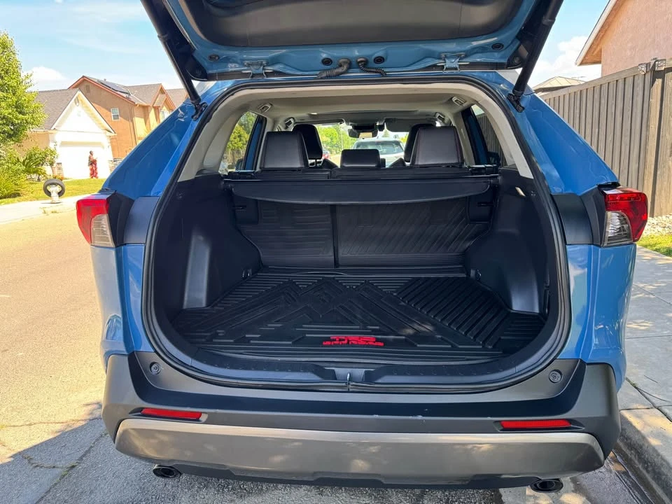 2023 Toyota RAV4 5th Gen - Image 12 of 20