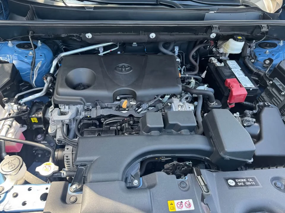 2023 Toyota RAV4 5th Gen - Image 17 of 20