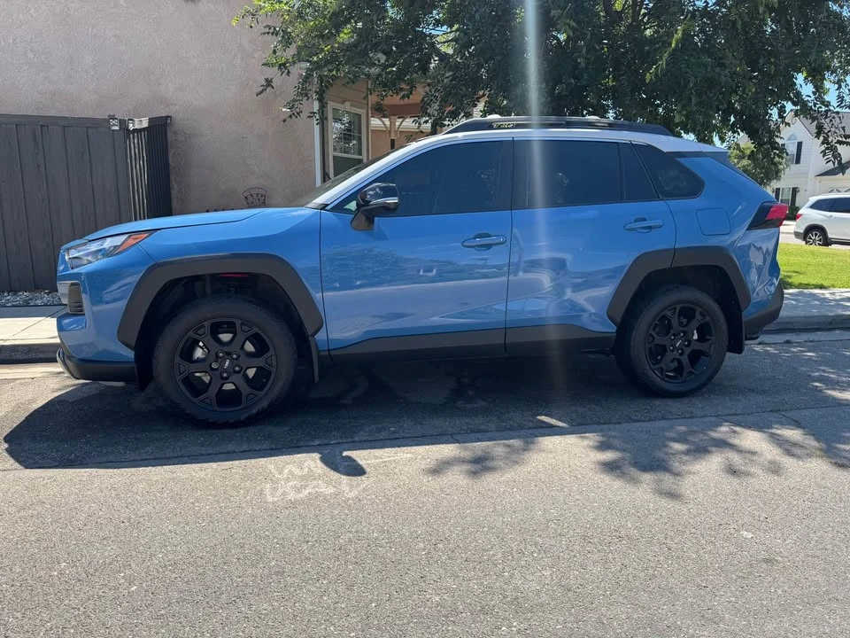 2023 Toyota RAV4 5th Gen - Image 5 of 20
