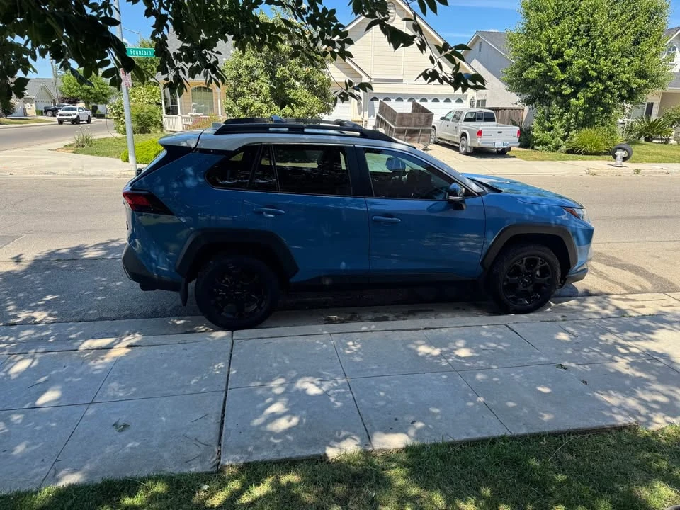 2023 Toyota RAV4 5th Gen - Image 2 of 20