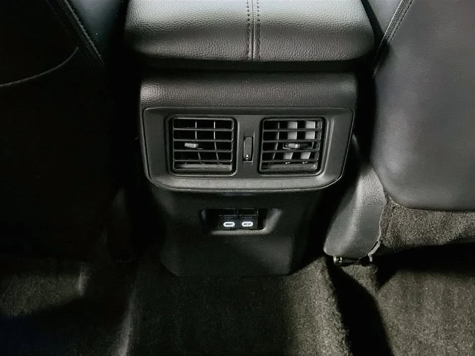 2023 Toyota RAV4 5th Gen - Image 15 of 18