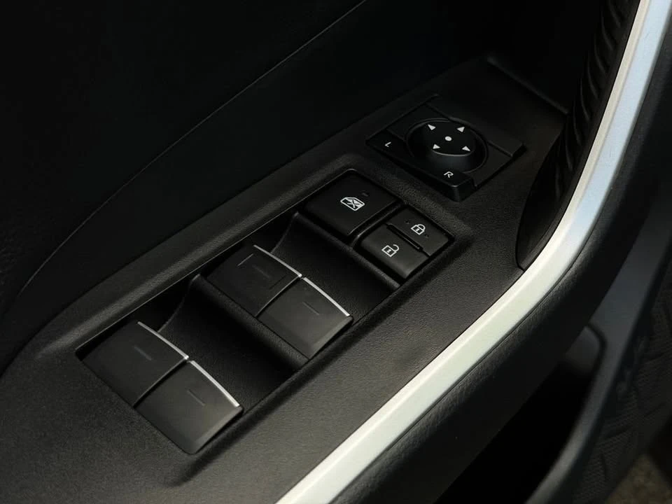 2023 Toyota RAV4 5th Gen - Image 12 of 20