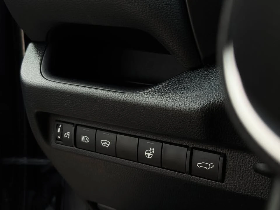 2023 Toyota RAV4 5th Gen - Image 16 of 20