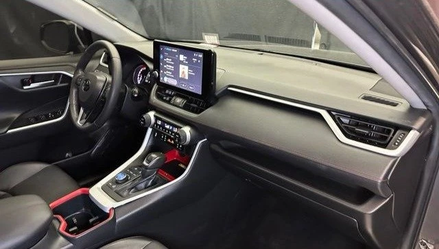 2023 Toyota RAV4 5th Gen - Image 16 of 20