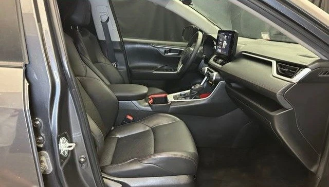 2023 Toyota RAV4 5th Gen - Image 14 of 20