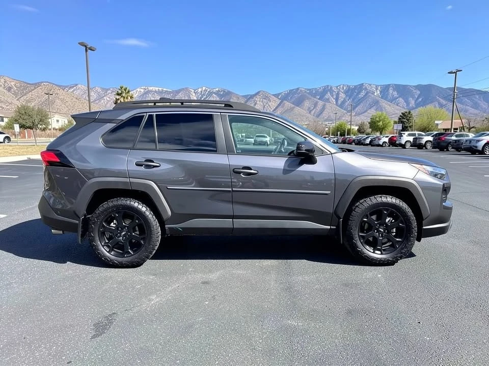 2023 Toyota RAV4 5th Gen - Image 5 of 17
