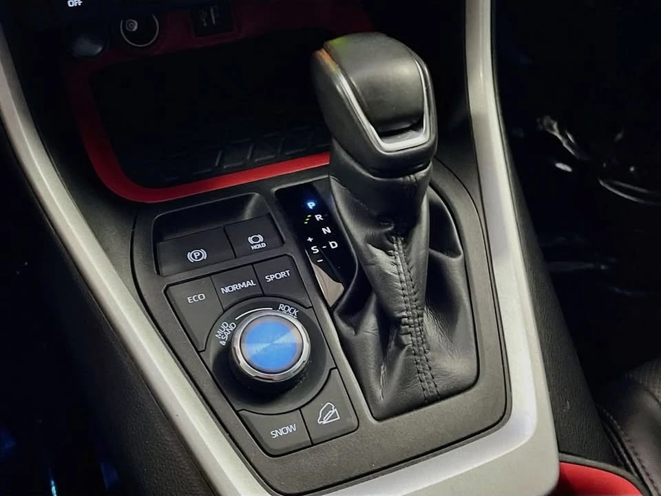 2023 Toyota RAV4 5th Gen - Image 10 of 17