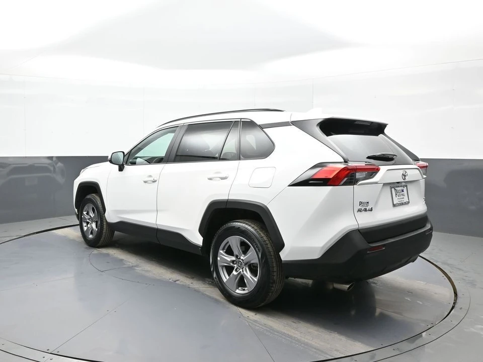 2023 Toyota RAV4 5th Gen - Image 8 of 12