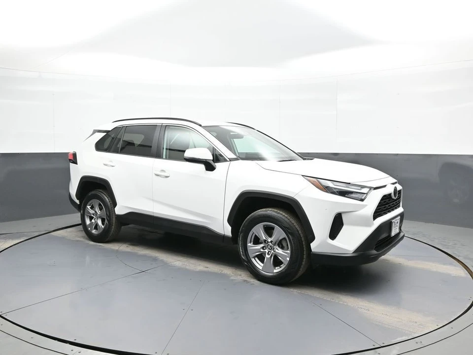 2023 Toyota RAV4 5th Gen - Image 4 of 12