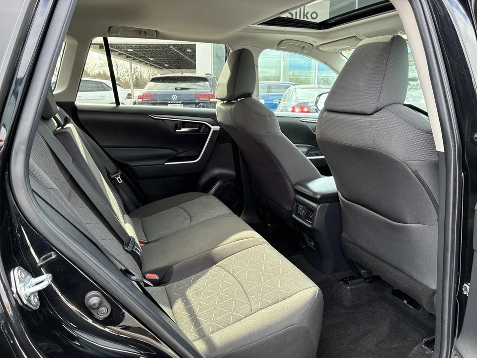 2023 Toyota RAV4 5th Gen - Image 11 of 21