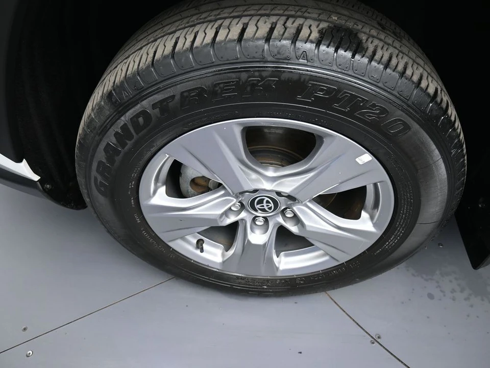 2023 Toyota RAV4 5th Gen - Image 14 of 21