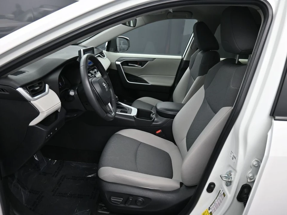 2023 Toyota RAV4 5th Gen - Image 18 of 21