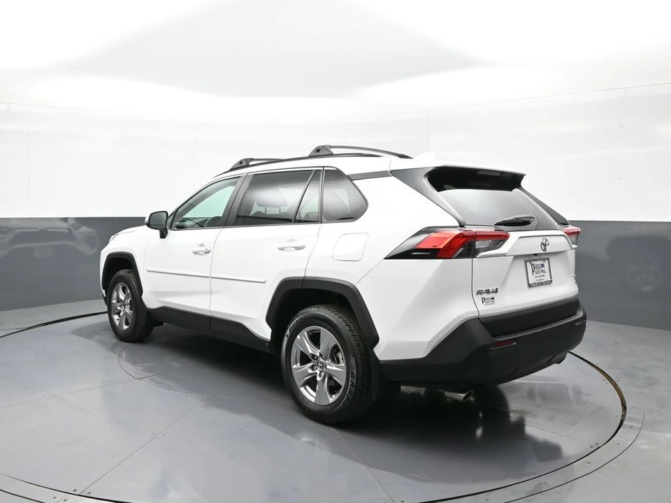 2023 Toyota RAV4 5th Gen - Image 8 of 21