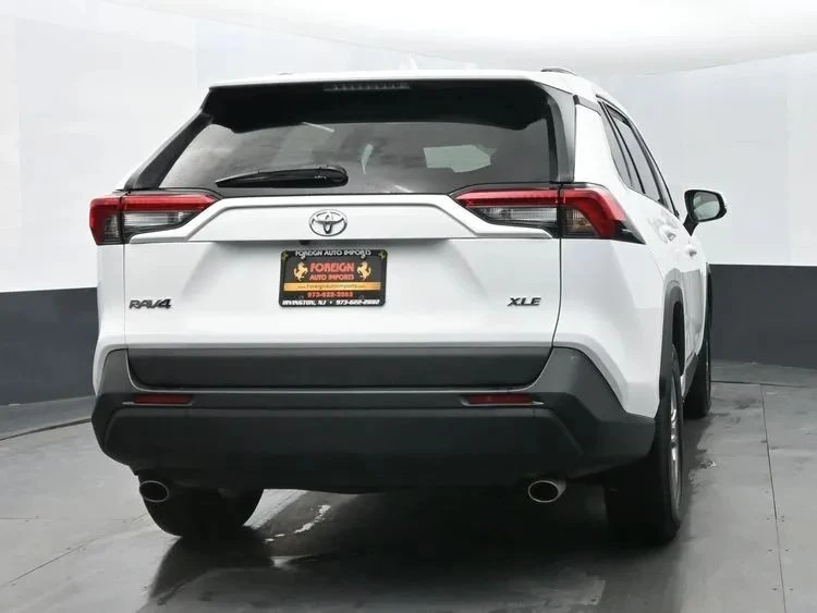 2023 Toyota RAV4 5th Gen - Image 8 of 12