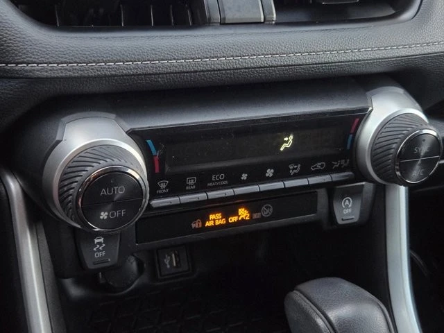 2023 Toyota RAV4 5th Gen - Image 17 of 21