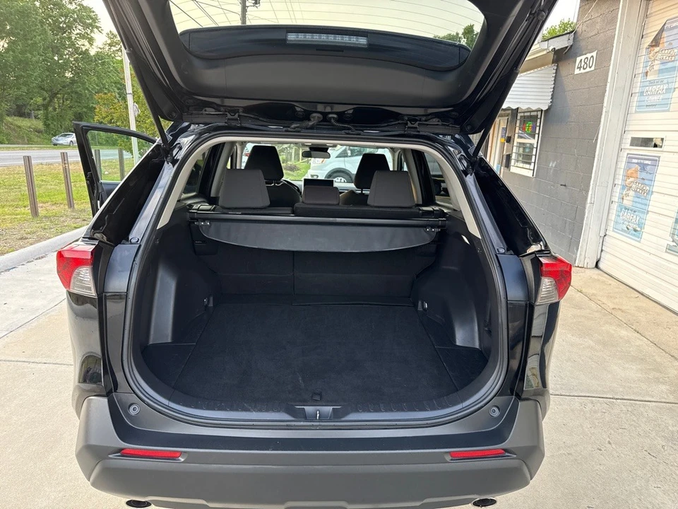 2023 Toyota RAV4 5th Gen - Image 10 of 16