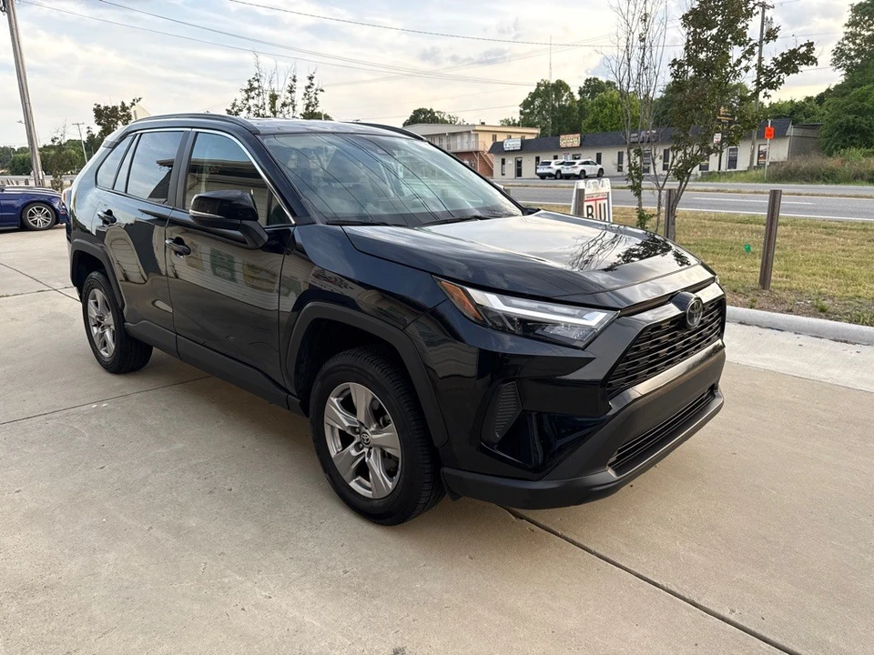 2023 Toyota RAV4 5th Gen - Image 5 of 16