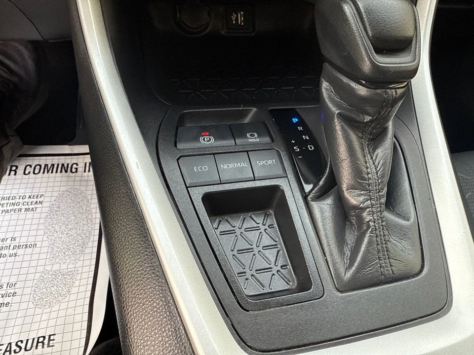 2023 Toyota RAV4 5th Gen - Image 14 of 16