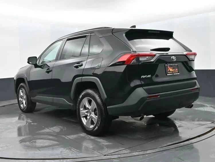 2023 Toyota RAV4 5th Gen - Image 9 of 12