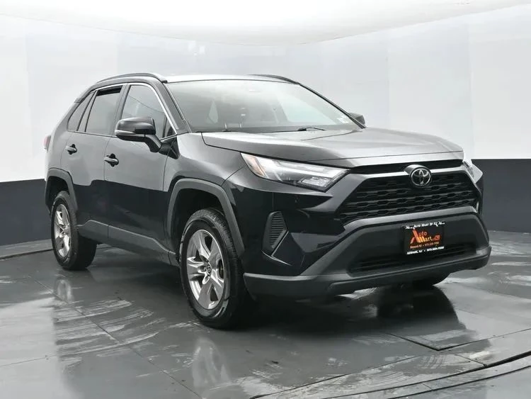 2023 Toyota RAV4 5th Gen - Image 2 of 12