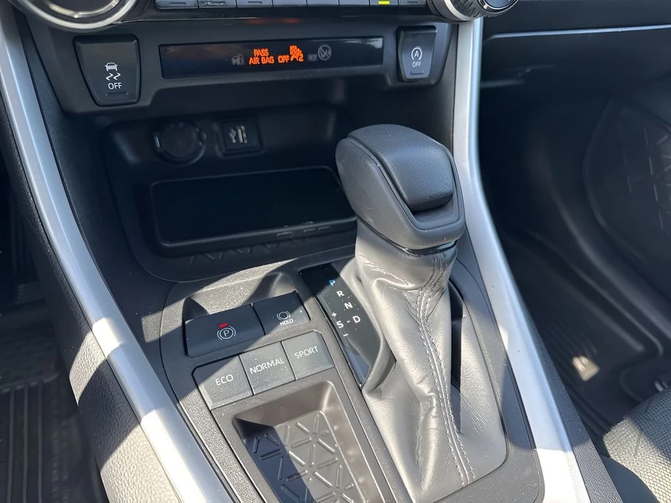 2023 Toyota RAV4 5th Gen - Image 17 of 21