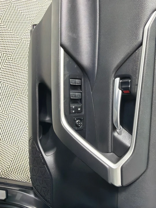 2023 Toyota RAV4 5th Gen - Image 11 of 12