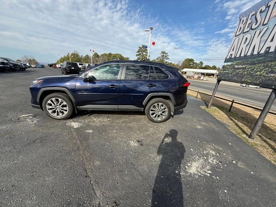 2023 Toyota RAV4 5th Gen - Image 9 of 21