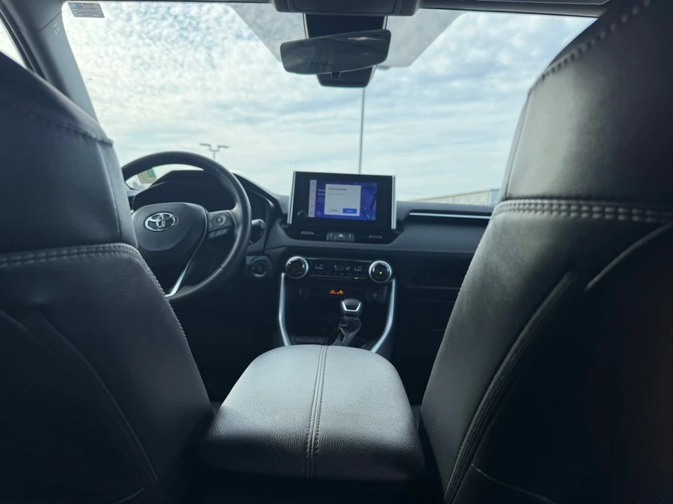 2023 Toyota RAV4 5th Gen - Image 17 of 21