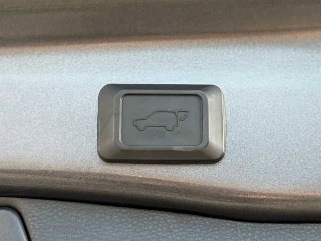 2023 Toyota RAV4 5th Gen - Image 11 of 12