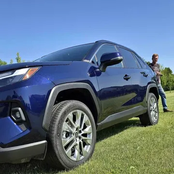 2023 Toyota RAV4 XLE Premium
