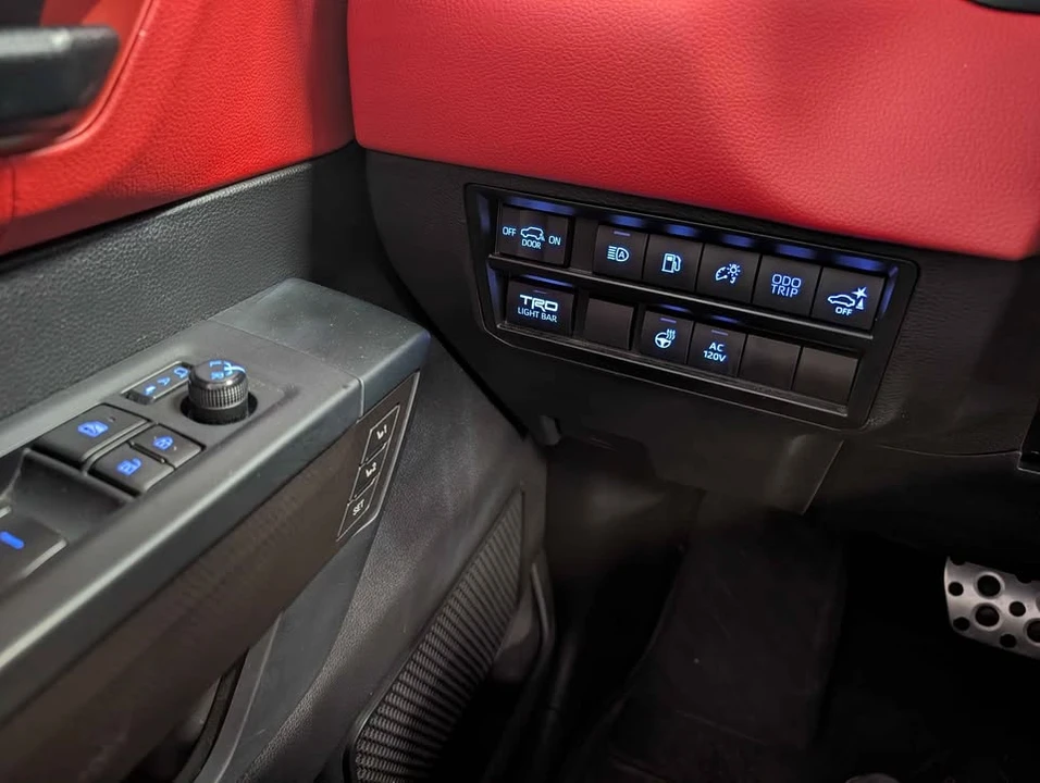 2023 Toyota Sequoia 3rd Gen - Image 17 of 20